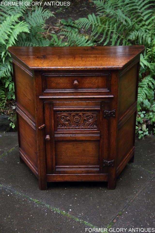 Image 6 of TITCHMARSH & GOODWIN OAK CANTED CABINET HALL TABLE SIDEBOARD