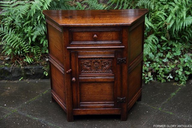 Image 24 of TITCHMARSH & GOODWIN OAK CANTED CABINET HALL TABLE SIDEBOARD
