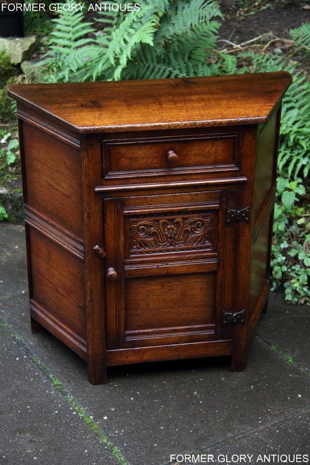 Image 32 of TITCHMARSH & GOODWIN OAK CANTED CABINET HALL TABLE SIDEBOARD
