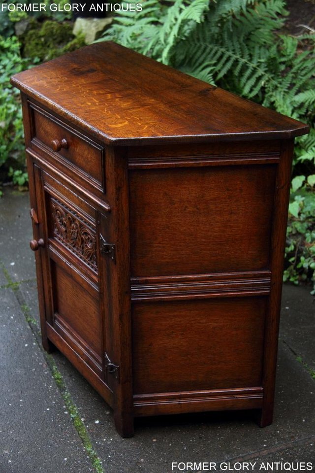 Image 37 of TITCHMARSH & GOODWIN OAK CANTED CABINET HALL TABLE SIDEBOARD