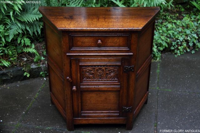 Image 38 of TITCHMARSH & GOODWIN OAK CANTED CABINET HALL TABLE SIDEBOARD