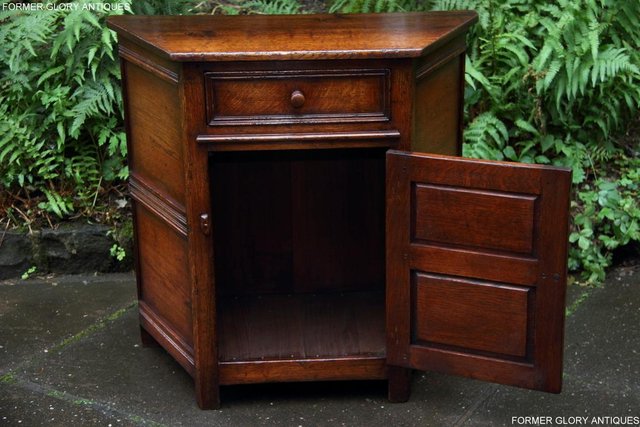 Image 54 of TITCHMARSH & GOODWIN OAK CANTED CABINET HALL TABLE SIDEBOARD