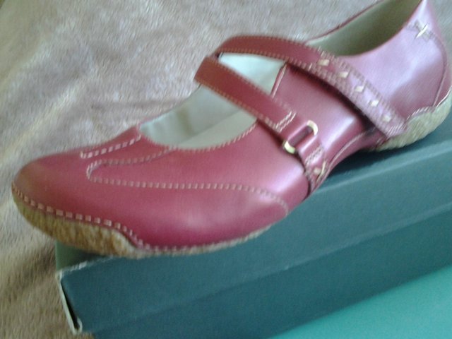 Image 2 of Clarks Funky Chime Cherry leather Size 6.5 Velcro fastening