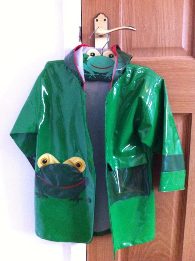 Preview of the first image of children's raincoat.