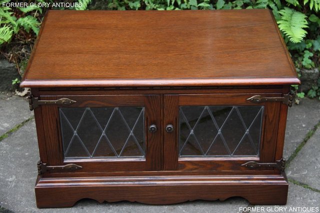Image 20 of OLD CHARM TUDOR BROWN TV HI FI CABINET CUPBOARD STAND TABLE