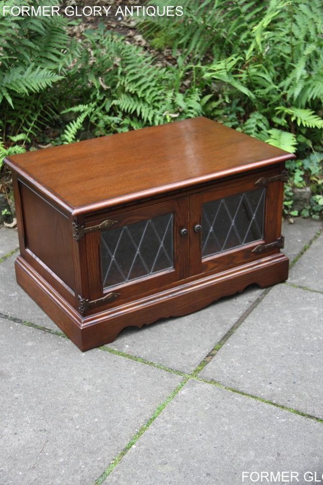 Image 24 of OLD CHARM TUDOR BROWN TV HI FI CABINET CUPBOARD STAND TABLE