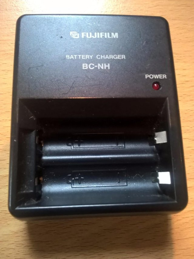 Preview of the first image of BATTERY CHARGER BC-NH - FUJIFILM.