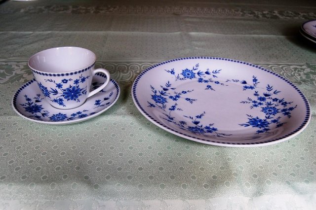 Image 3 of Seltmann Pattern 96 & Blue Doris Plates, Cups & Saucers VGC