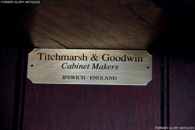 Image 4 of A TITCHMARSH & GOODWIN OAK CORNER DISPLAY CABINET CUPBOARD