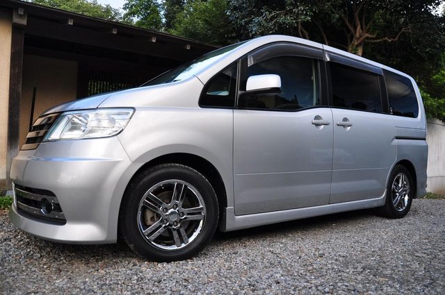 Preview of the first image of Nissan Serena from the UK Major Importer.