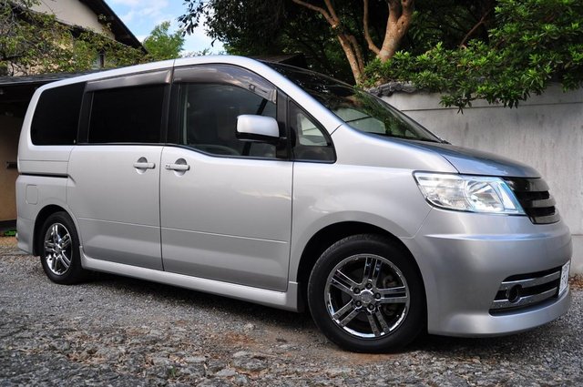 Image 5 of Nissan Serena from the UK Major Importer
