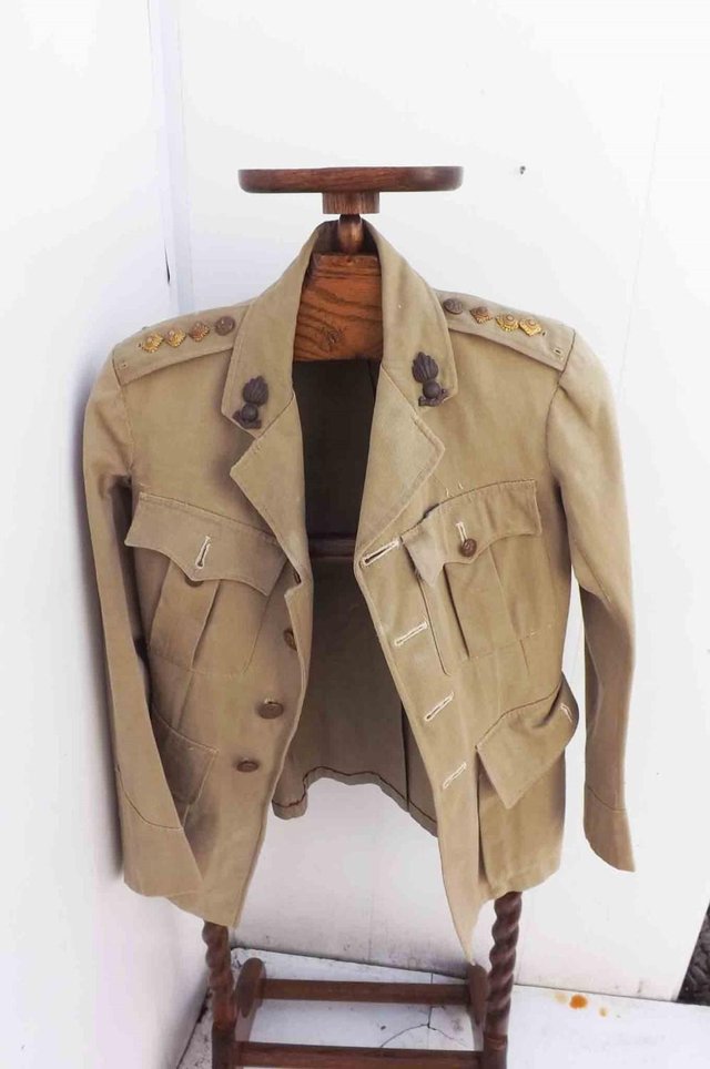 Preview of the first image of 1ww British officers Jacket.