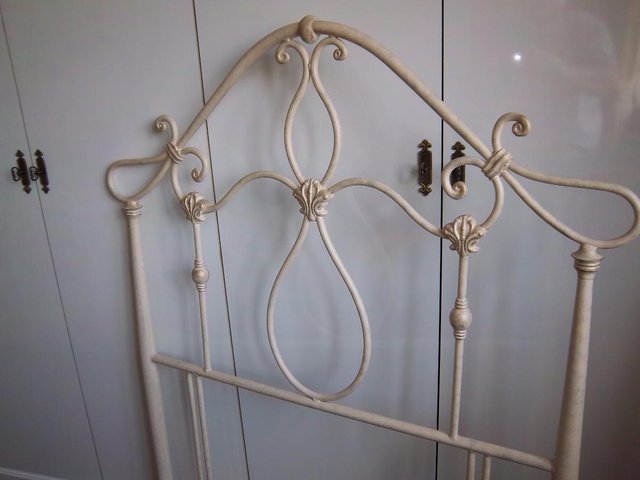 Image 2 of Single Headboard reduced to sell