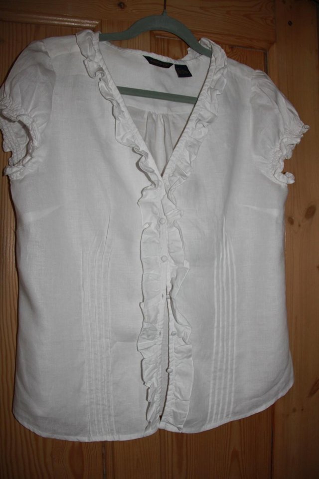 Preview of the first image of E-col-o-gie White Linen Shirt Top Size L.