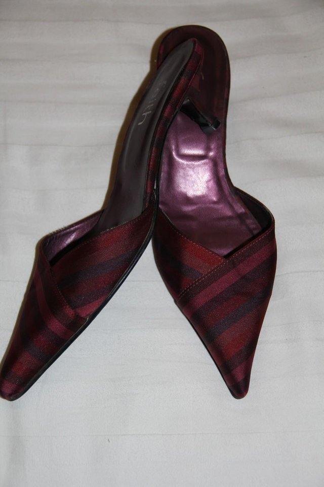 Image 2 of Faith Burgundy Striped Fabric Shoes – Size 5 / 38