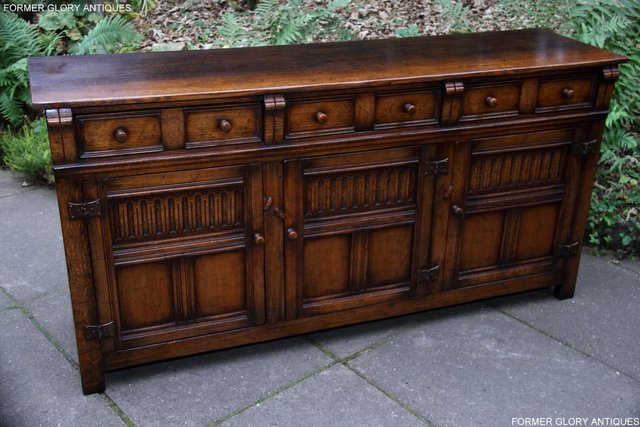 Image 3 of A TITCHMARSH & GOODWIN OAK DRESSER BASE SIDEBOARD HALL TABLE