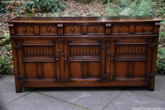 Image 20 of A TITCHMARSH & GOODWIN OAK DRESSER BASE SIDEBOARD HALL TABLE
