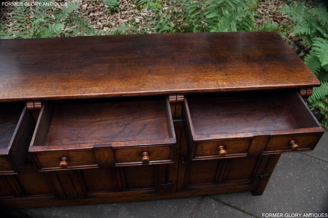 Image 21 of A TITCHMARSH & GOODWIN OAK DRESSER BASE SIDEBOARD HALL TABLE