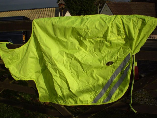 Preview of the first image of MARK TODD  FLEECE RIDE-ON (COB & FULL).