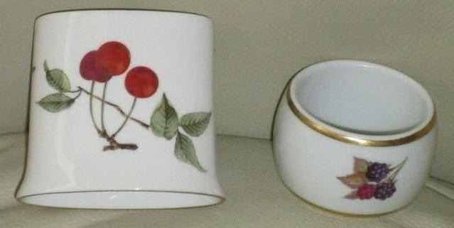 Image 2 of ROYAL WORCESTER CHINA - 2 PIECES TOOTHPICK HOLDER,NAPKIN RIN