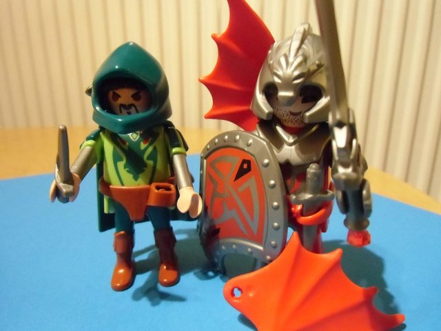 Preview of the first image of Playmobil green and red dragon knights.