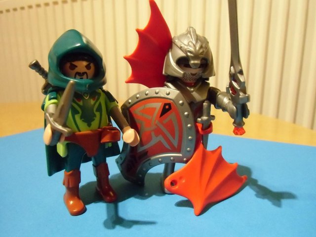 Image 2 of Playmobil green and red dragon knights