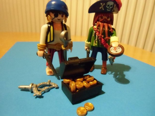 Image 2 of Playmobil Pirates with Chest and Accessories