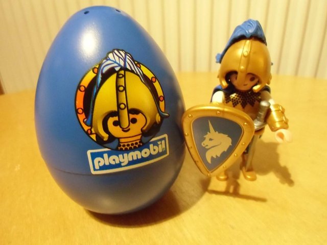 Preview of the first image of Playmobil Blue Egg Knight (3971).