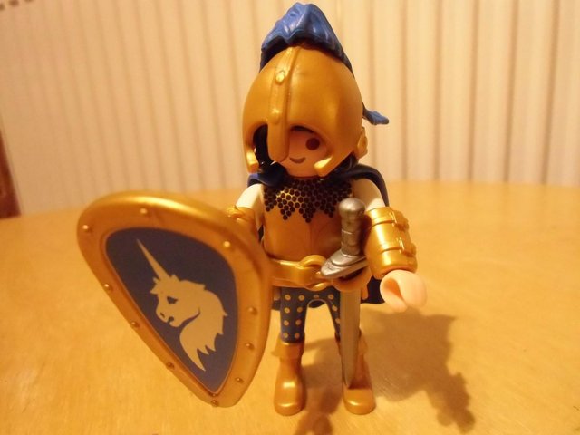 Image 2 of Playmobil Blue Egg Knight (3971)