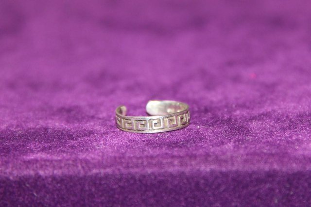 Preview of the first image of 925 Sterling Silver Toe Ring Greek Key Design.