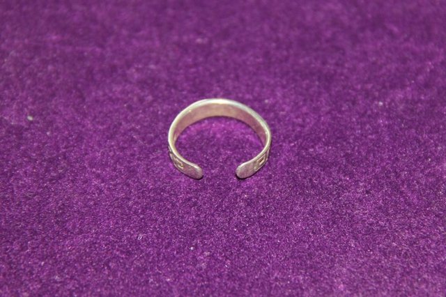 Image 3 of 925 Sterling Silver Toe Ring Greek Key Design