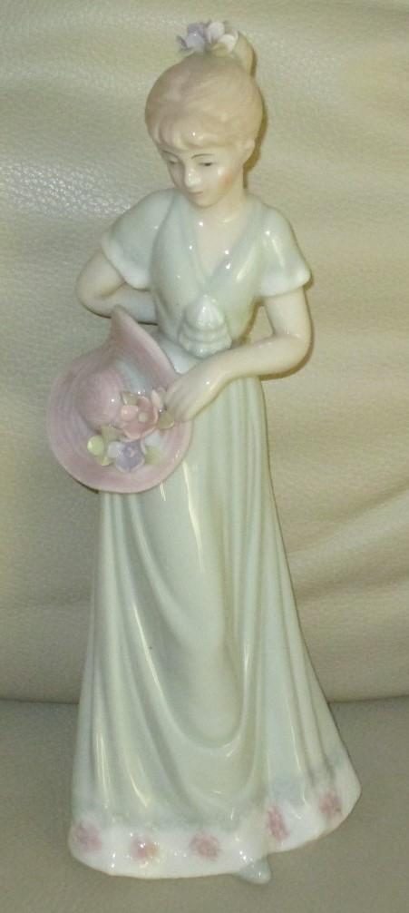 Preview of the first image of Lovely China Ornament/figurine 'LADY' vgc.