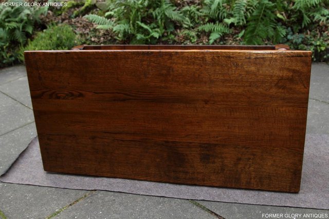 Image 21 of A TITCHMARSH AND GOODWIN STYLE OAK TWO DRAWER COFFEE TABLE