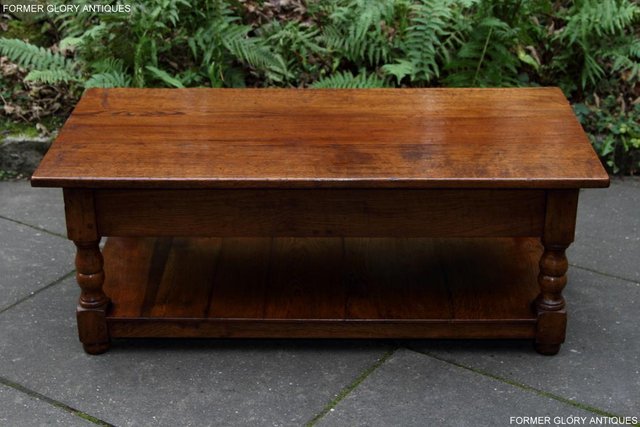 Image 45 of A TITCHMARSH AND GOODWIN STYLE OAK TWO DRAWER COFFEE TABLE