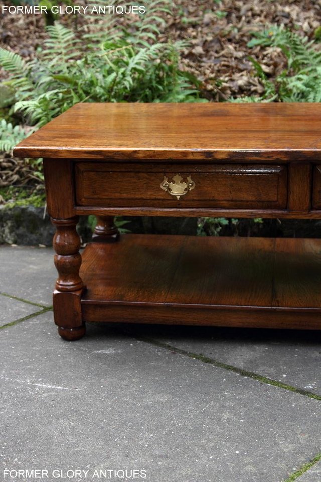 Image 46 of A TITCHMARSH AND GOODWIN STYLE OAK TWO DRAWER COFFEE TABLE