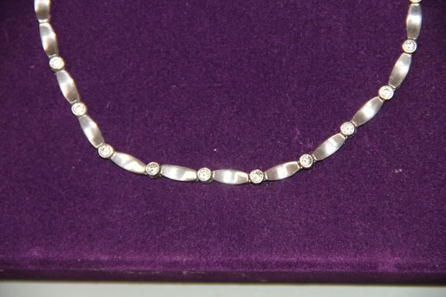 Image 2 of Sterling Silver 925 Necklace with Clear Stones