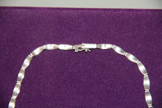 Image 3 of Sterling Silver 925 Necklace with Clear Stones