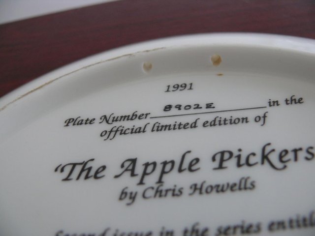 Image 2 of Wedgwood Plate "The Apple Pickers" Ltd Ed.