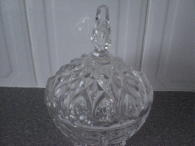 Preview of the first image of Attractive Lead crystal over 24% candy dish with lid - New.