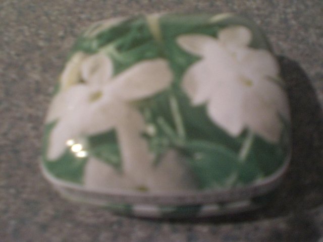 Image 2 of Woods of Windsor White Jasmine Quality soap in a tin (New)