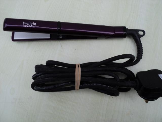 Preview of the first image of As new hair straighteners .......