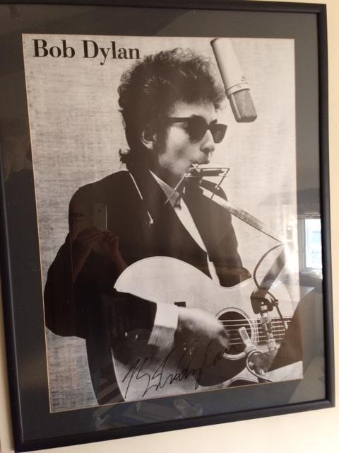 Preview of the first image of BOB DYLAN large autographed poster.