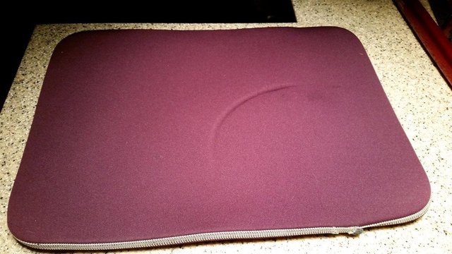 Image 2 of Targus laptop sleeve 15.5"x 11"