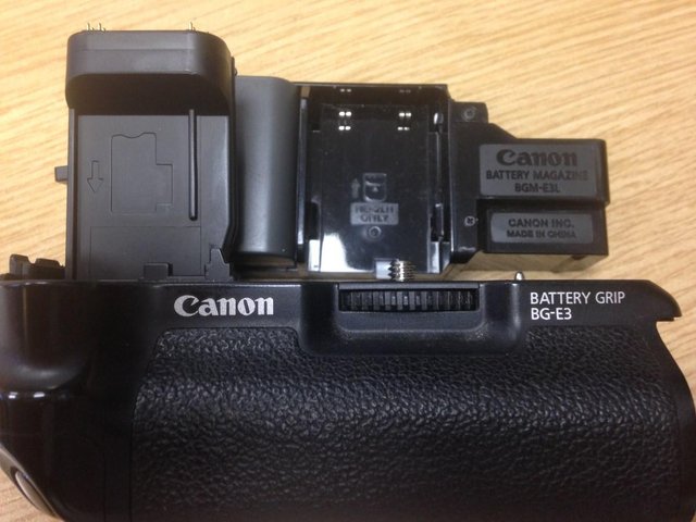 Preview of the first image of Canon BG-E3 Battery Grip Fits 350D rebel with box.