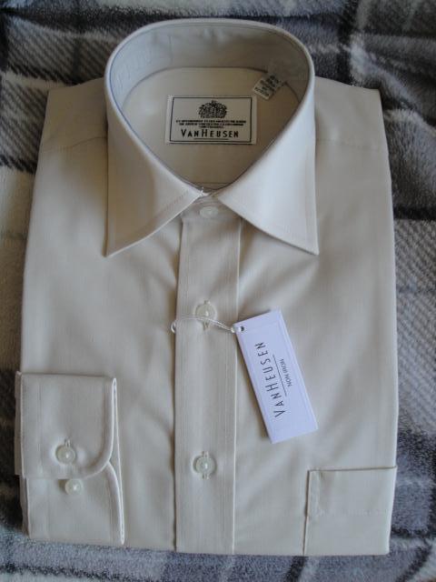 Image 2 of Van Heusen Non-Iron Long-sleeve shirt 15.5" Collar.Cream