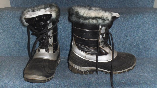 Preview of the first image of Snow Boots.