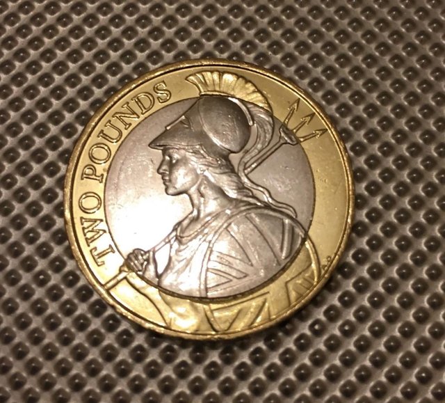Preview of the first image of £2 Coin, Rare, Queens Head striking error.