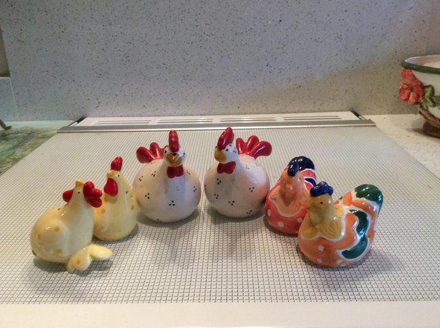 Preview of the first image of Hen cruet sets.