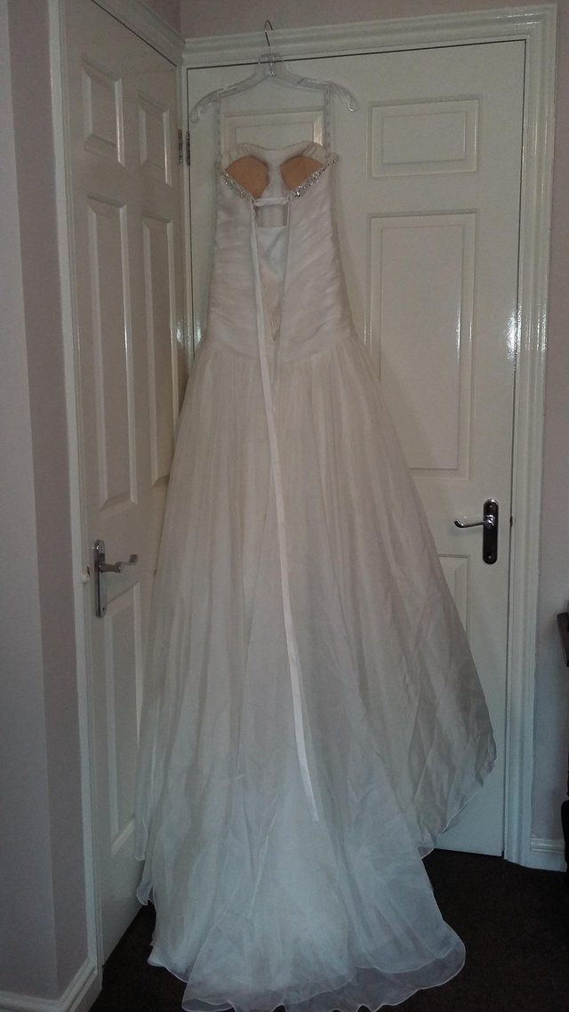 Preview of the first image of Ella wedding dress.