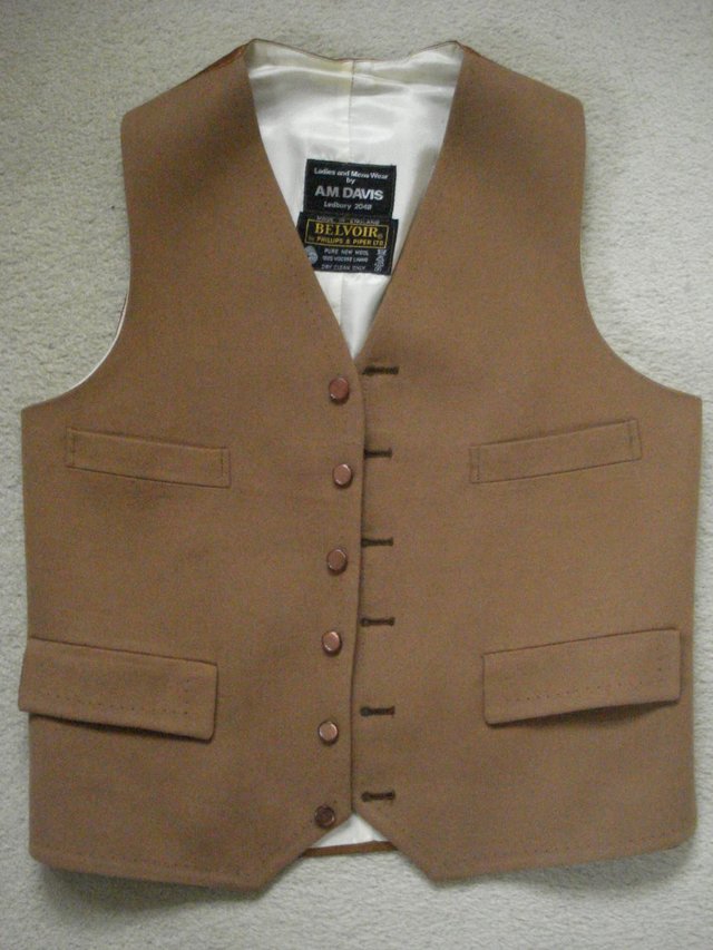 Preview of the first image of HAND-STITCHED COUNTRY GENTLEMANS HUNTING/SHOOTING WAISTCOAT.